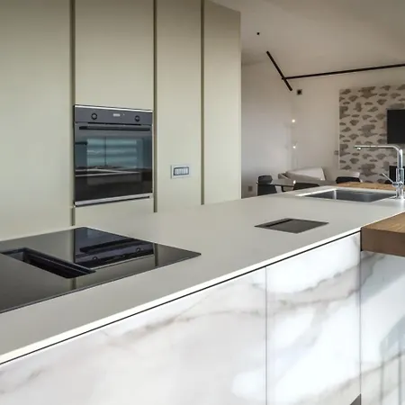 Tra Sole E Luna - Civitanova, Nobiliare Fronte Mare