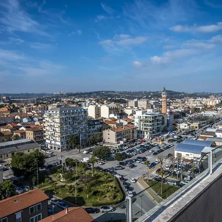Tra Sole E Luna - Civitanova, Nobiliare Fronte Mare Civitanova Marche
